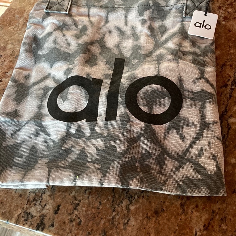 Alo Yoga tote